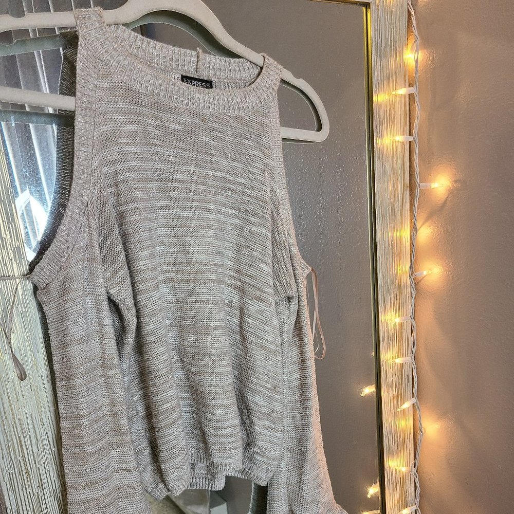 Women's Top (Shoulder Cut Out, Flared Hands)